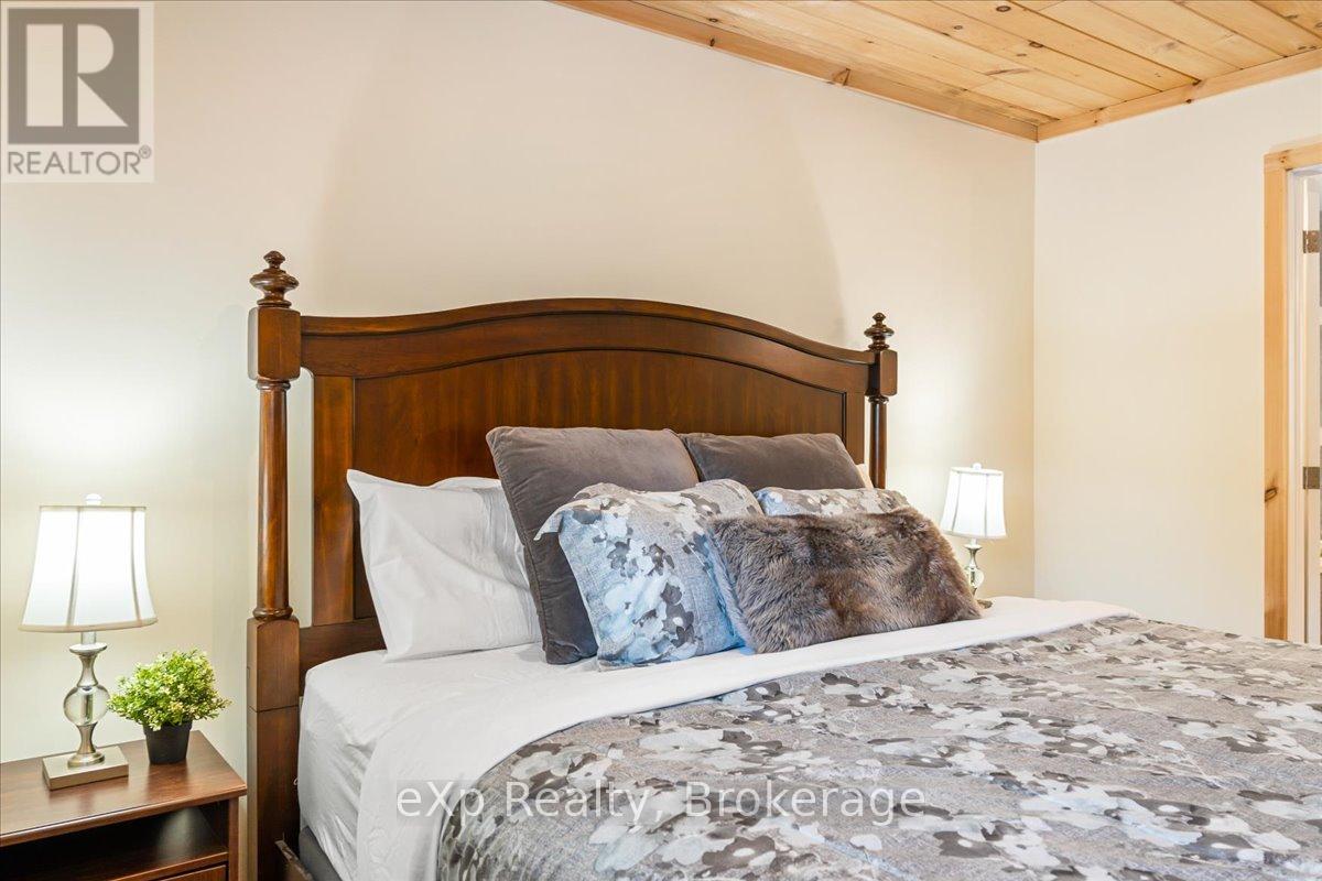 19 Murray Avenue, Northern Bruce Peninsula, Ontario  N0H 1W0 - Photo 28 - X12367732