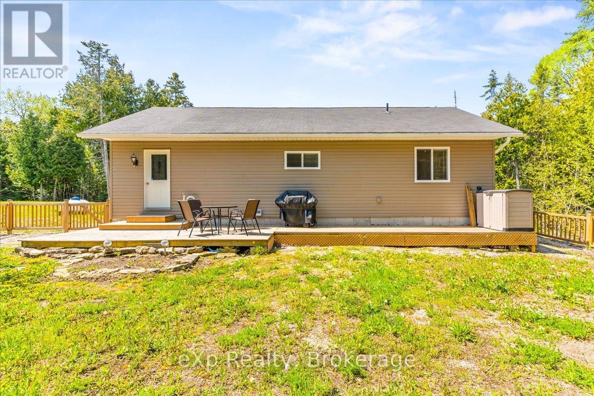 19 Murray Avenue, Northern Bruce Peninsula, Ontario  N0H 1W0 - Photo 38 - X12367732