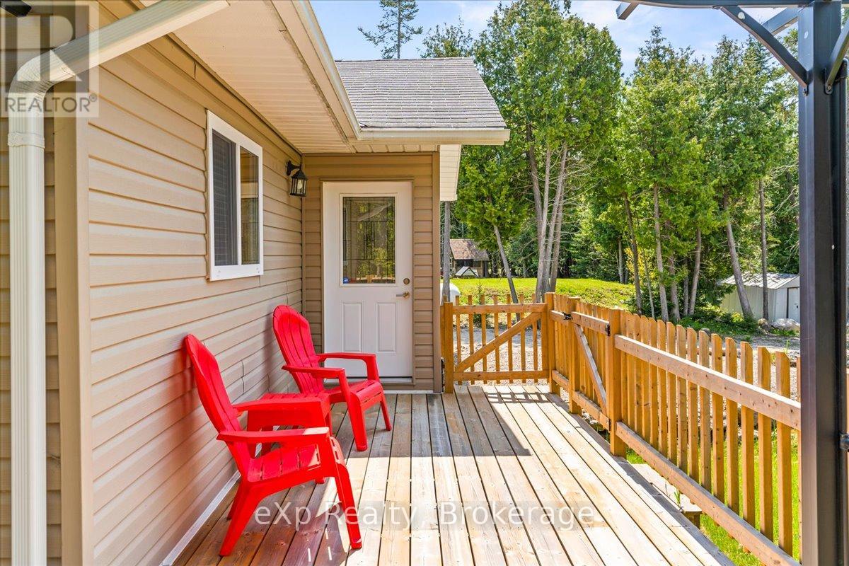 19 Murray Avenue, Northern Bruce Peninsula, Ontario  N0H 1W0 - Photo 8 - X12367732