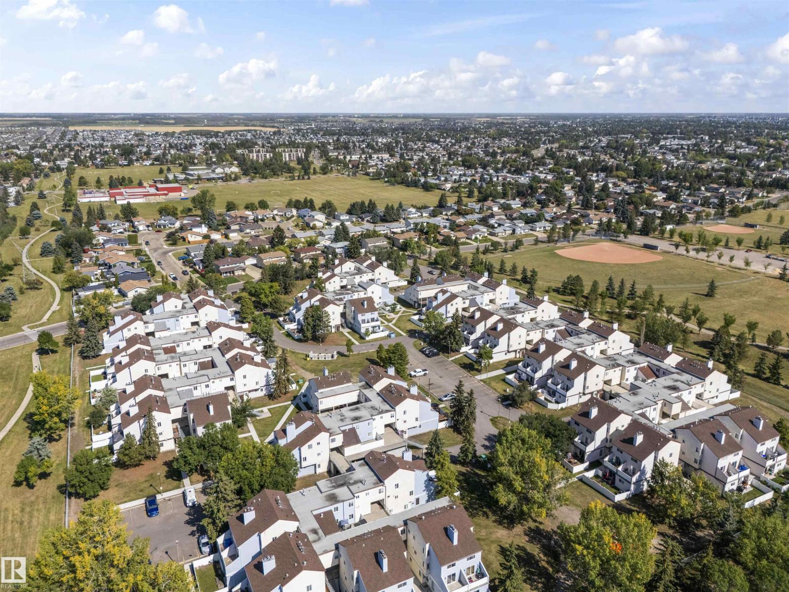 255 Lancaster Tc Nw, Edmonton, Alberta  T5X 5T6 - Photo 4 - E4454974