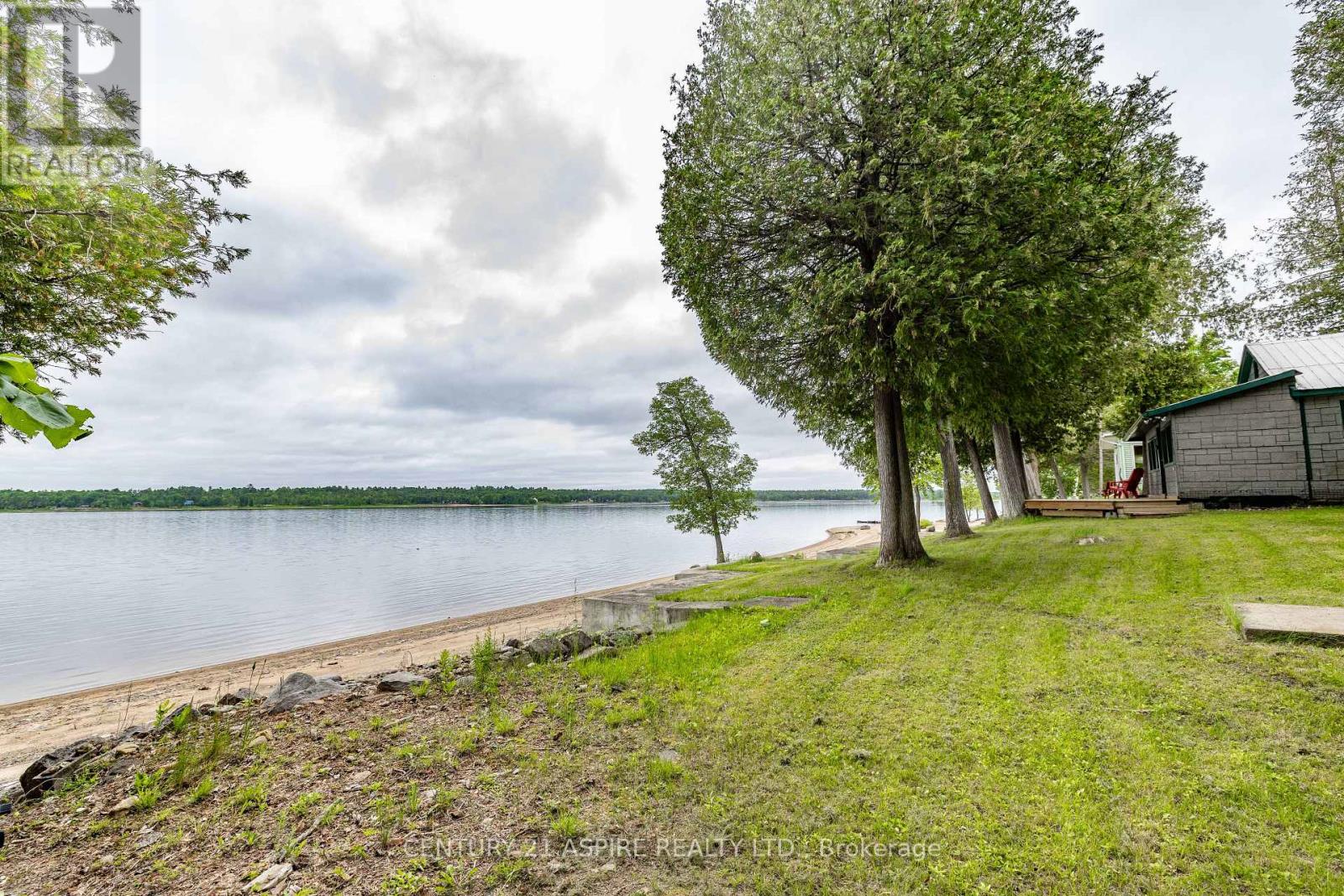 794 Forest Park Road, Laurentian Valley, Ontario  K8A 6W2 - Photo 4 - X12367737