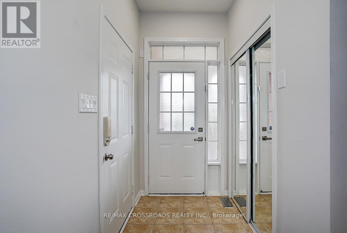 Property at 9 WHITEROSE LANE image 5