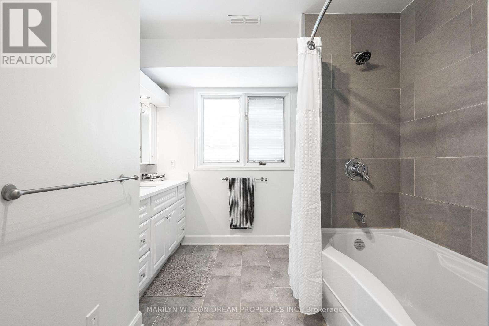 3 East Healey Avenue, Ottawa, Ontario  K2S 1J9 - Photo 35 - X12367040