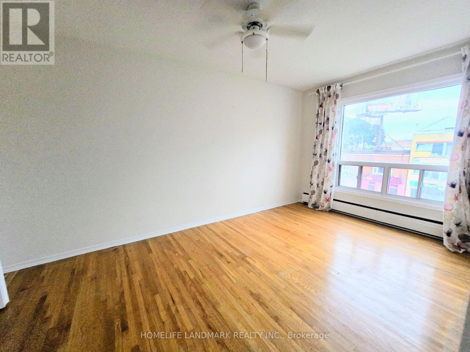 1 - 2844 Danforth Avenue, Toronto, Ontario  M4C 1M1 - Photo 4 - E12367752