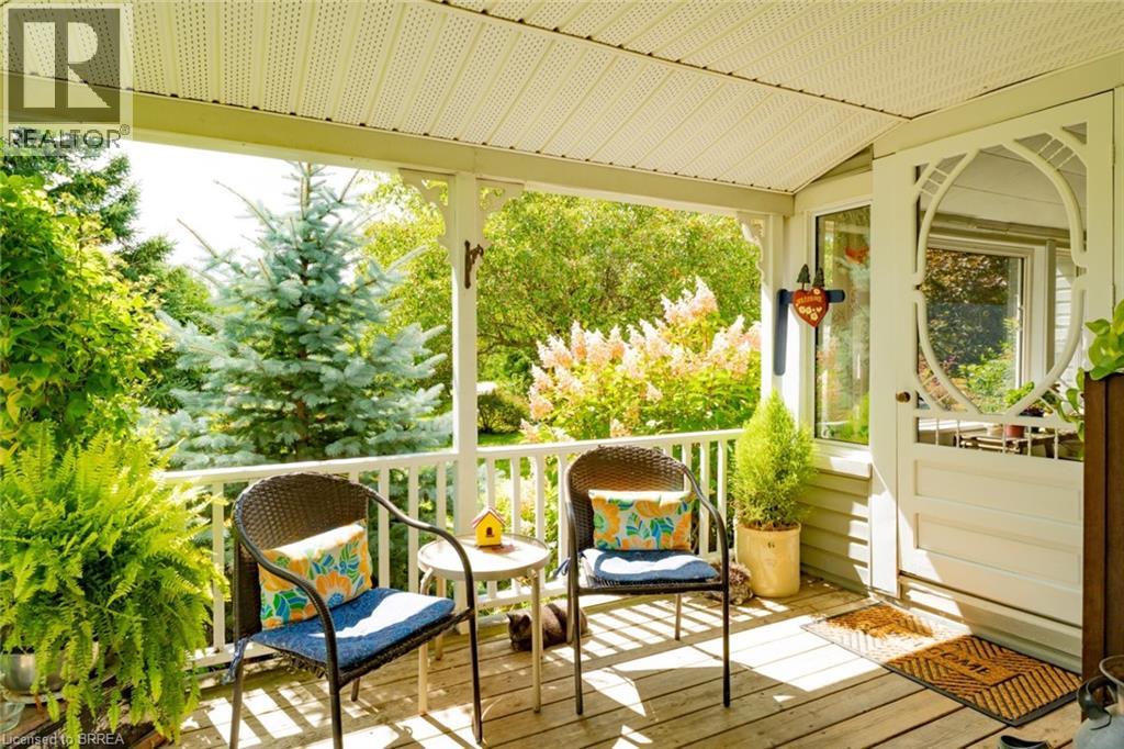 Photo 15 of 43 for 21266 Thames Road