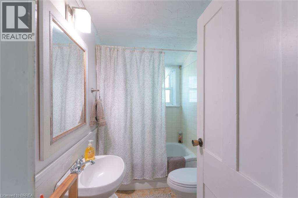 Photo 27 of 43 for 21266 Thames Road