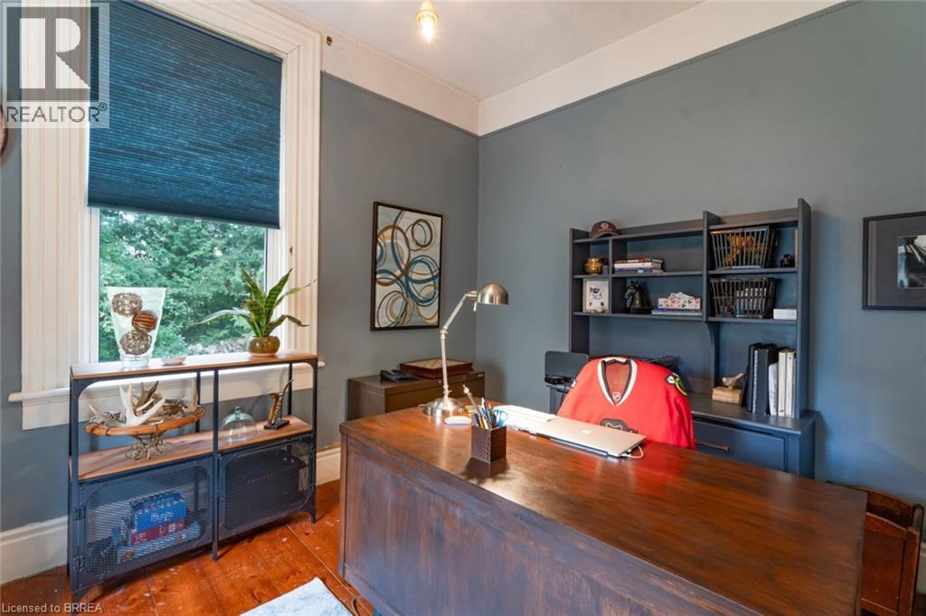 Photo 29 of 43 for 21266 Thames Road