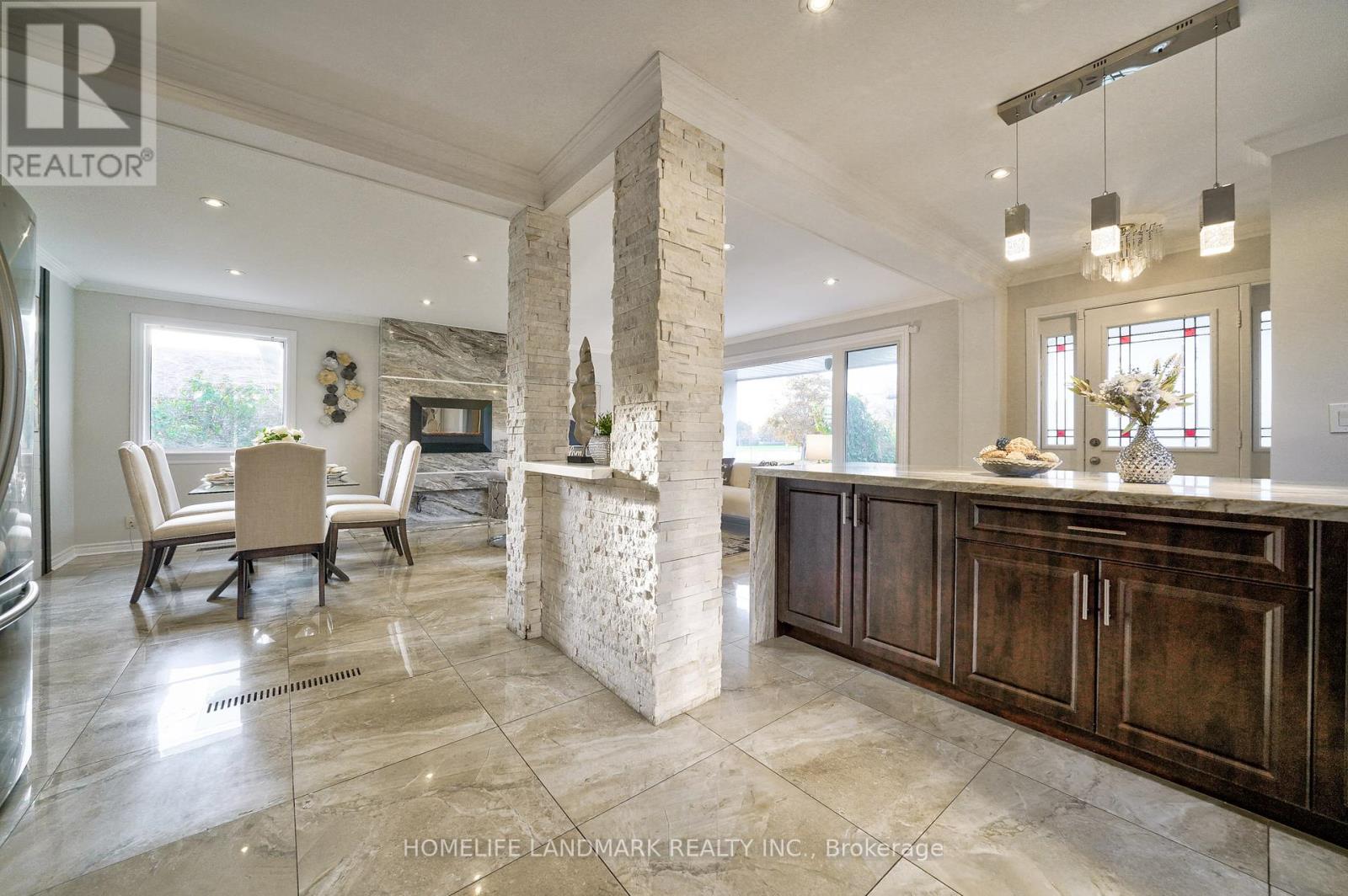 373 The Westway, Toronto, Ontario  M9R 1H3 - Photo 10 - W12367760