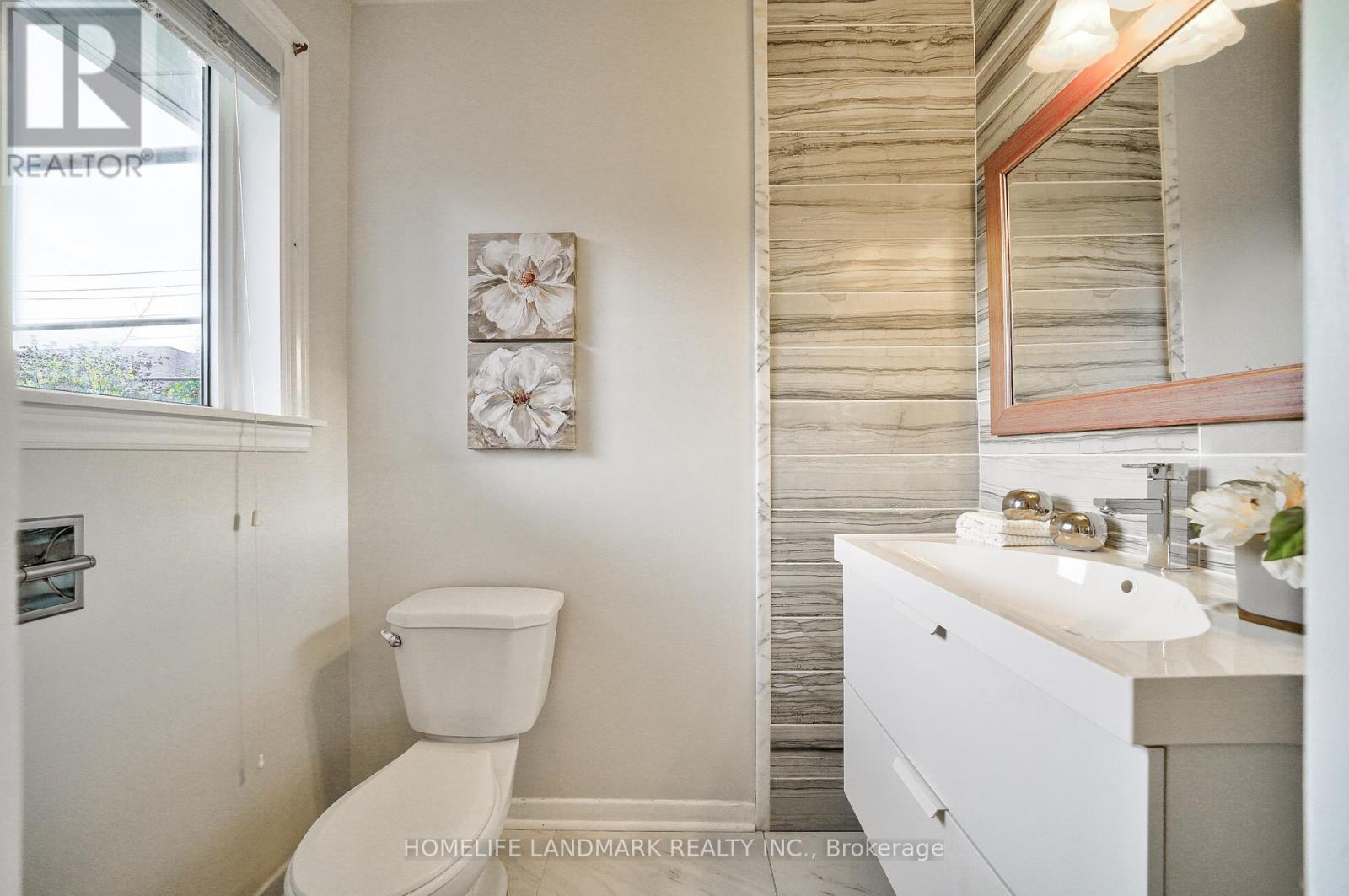 373 The Westway, Toronto, Ontario  M9R 1H3 - Photo 17 - W12367760