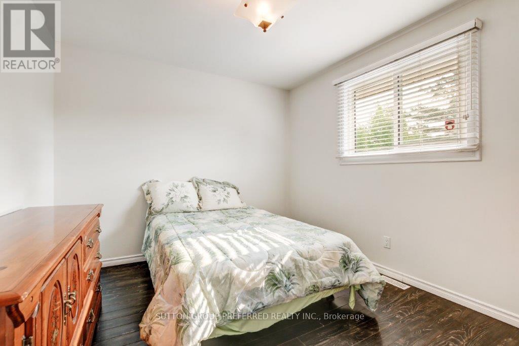 303 Admiral Drive, London East, Ontario  N5V 1J2 - Photo 11 - X12367775