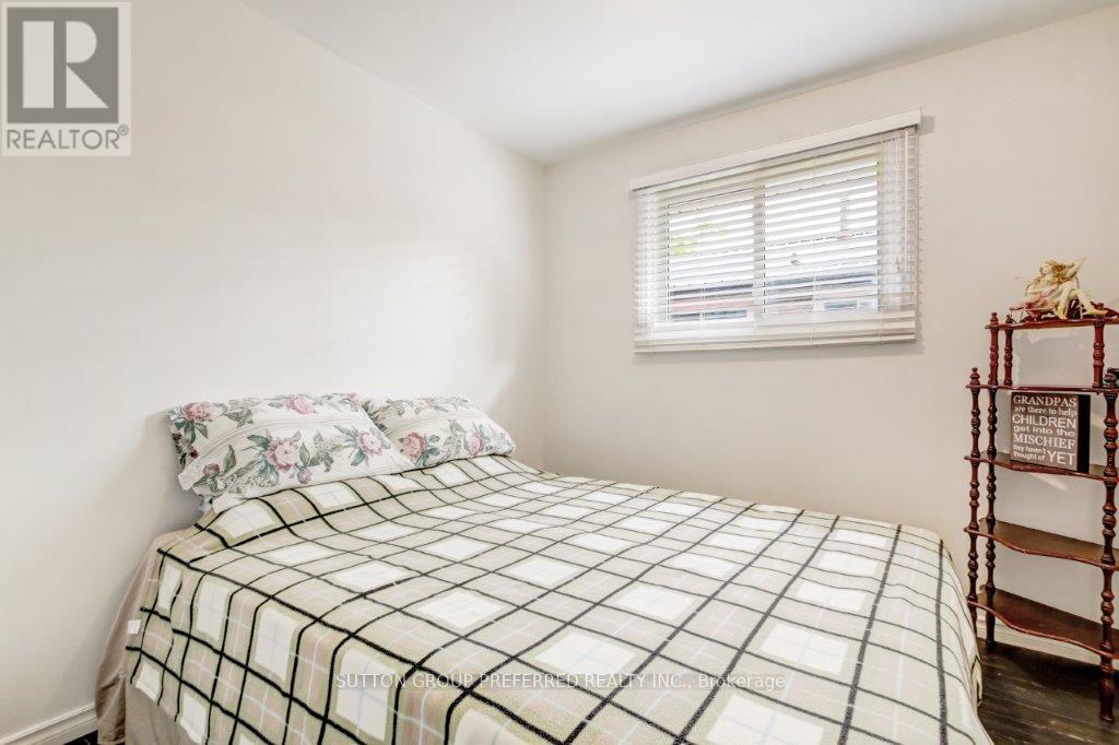 303 Admiral Drive, London East, Ontario  N5V 1J2 - Photo 12 - X12367775
