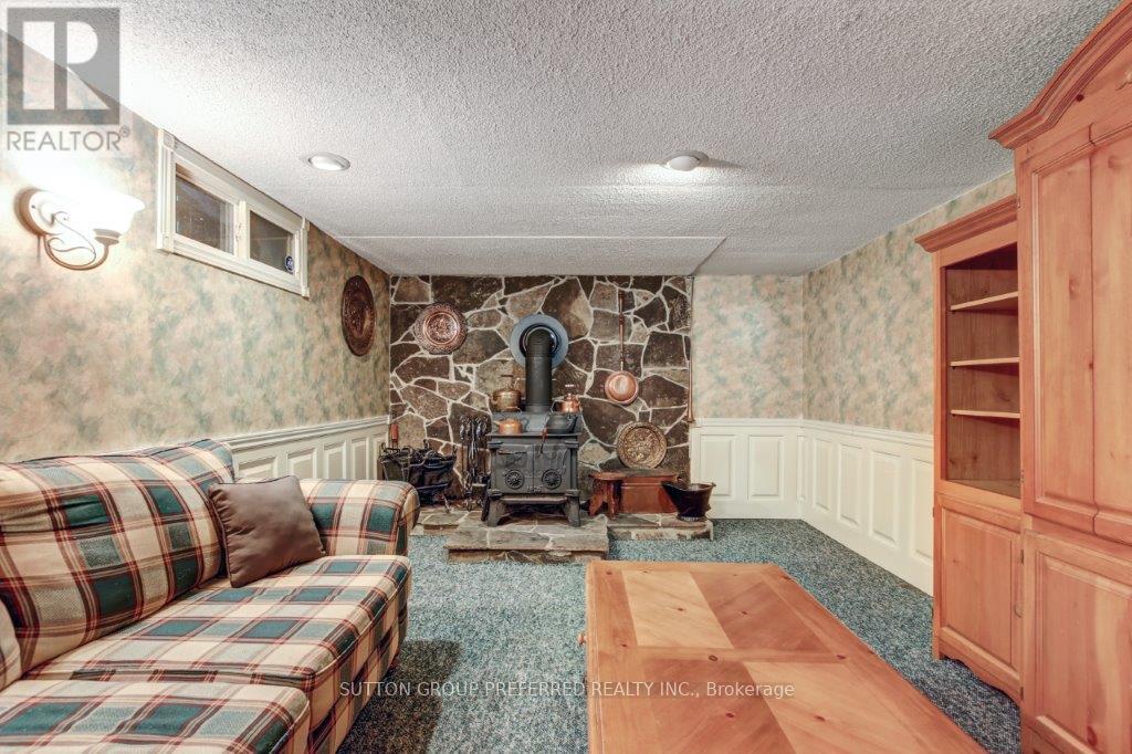 303 Admiral Drive, London East, Ontario  N5V 1J2 - Photo 15 - X12367775