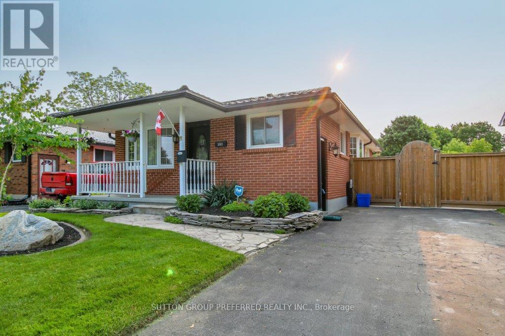 303 Admiral Drive, London East, Ontario  N5V 1J2 - Photo 2 - X12367775