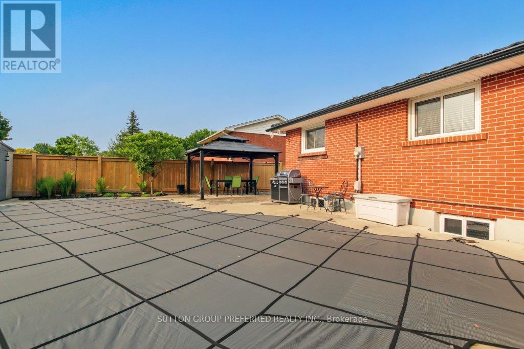 303 Admiral Drive, London East, Ontario  N5V 1J2 - Photo 23 - X12367775
