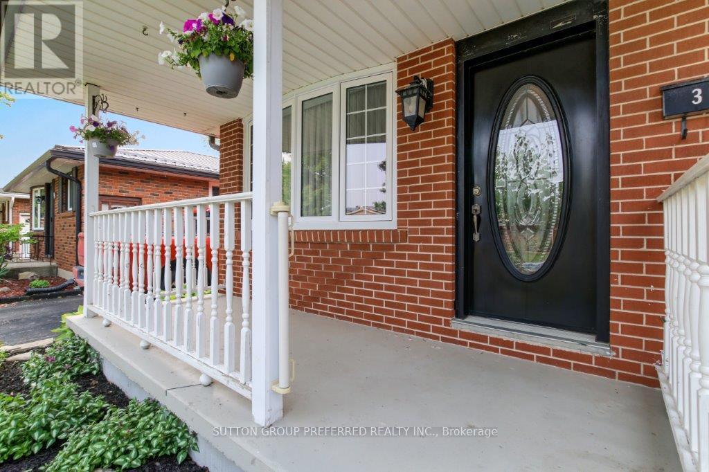 303 Admiral Drive, London East, Ontario  N5V 1J2 - Photo 3 - X12367775