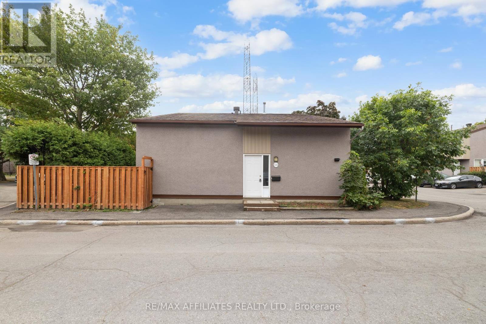 306 Woodfield Drive, Ottawa, Ontario  K2G 3W9 - Photo 2 - X12367767