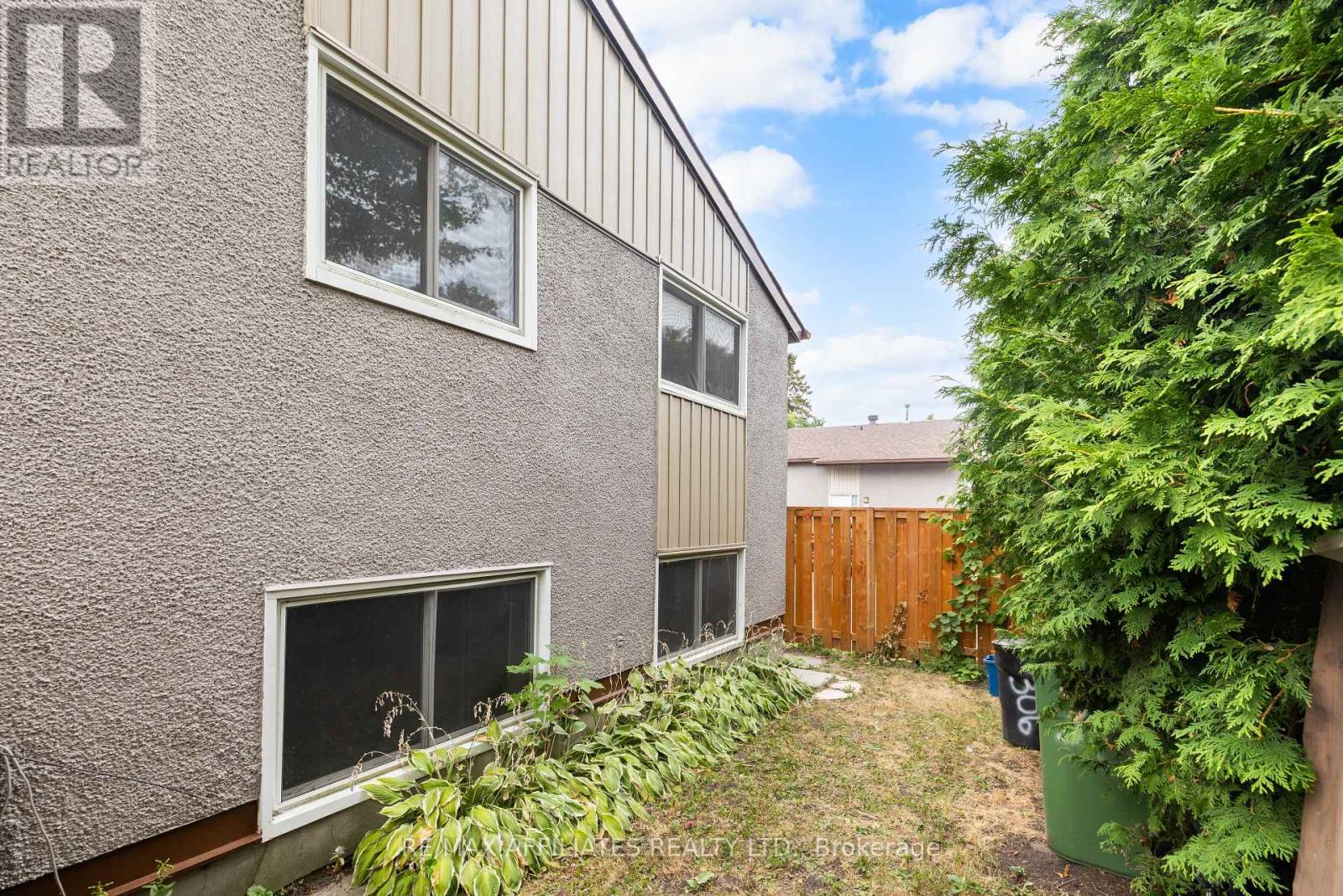 306 Woodfield Drive, Ottawa, Ontario  K2G 3W9 - Photo 39 - X12367767