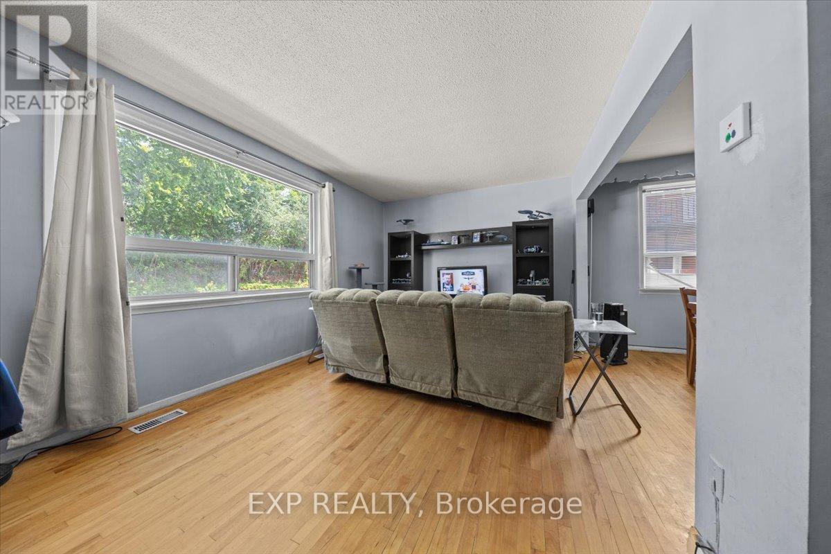 124 Lebrun Street, Ottawa, Ontario  K1L 5C9 - Photo 7 - X12325491