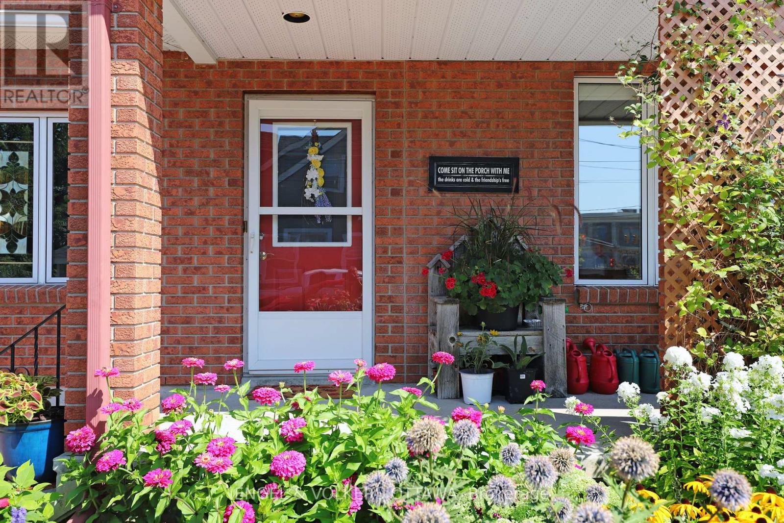 190 John Street N, Arnprior, Ontario  K7S 2N9 - Photo 2 - X12366205
