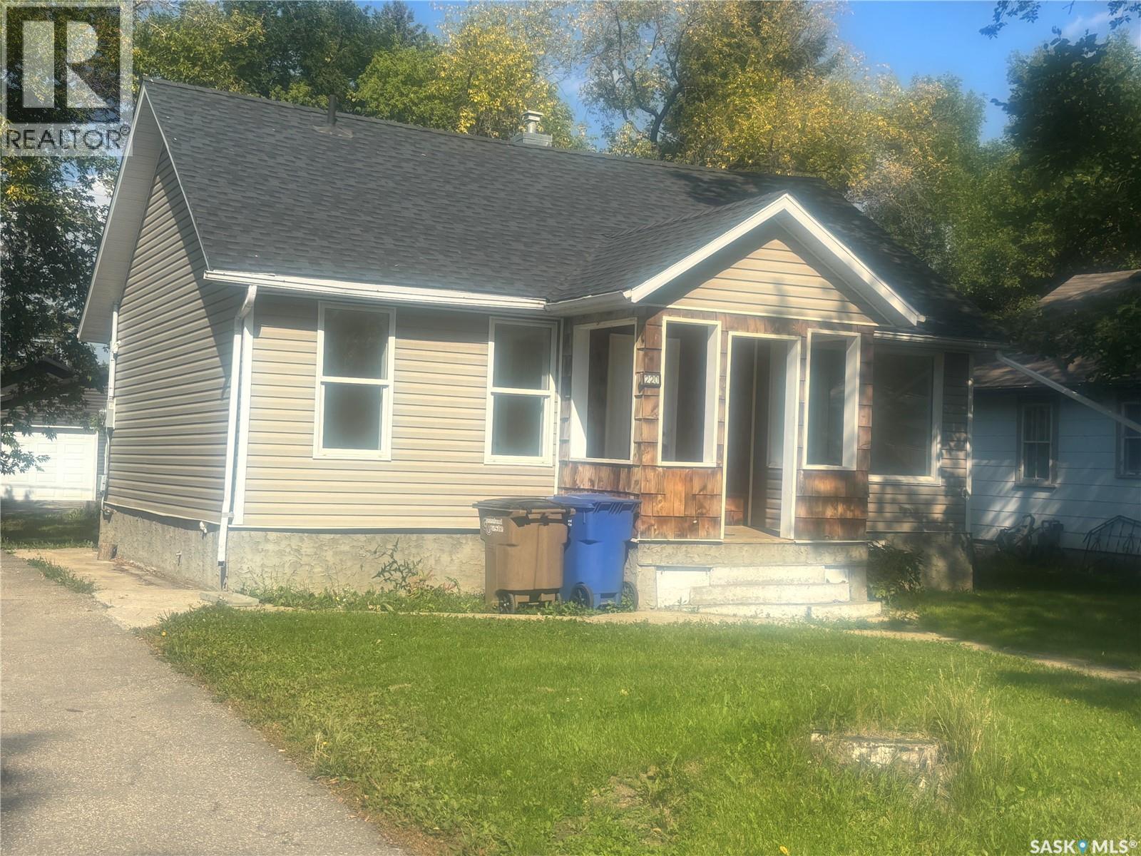 220 Stovel Avenue E, Melfort, Saskatchewan  S0E 1A0 - Photo 3 - SK016828
