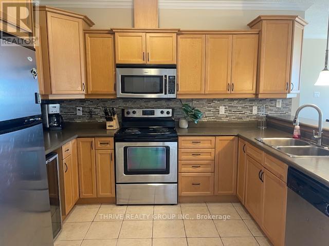 401 - 435 Colborne Street, London East, Ontario  N6B 2T2 - Photo 12 - X12367719