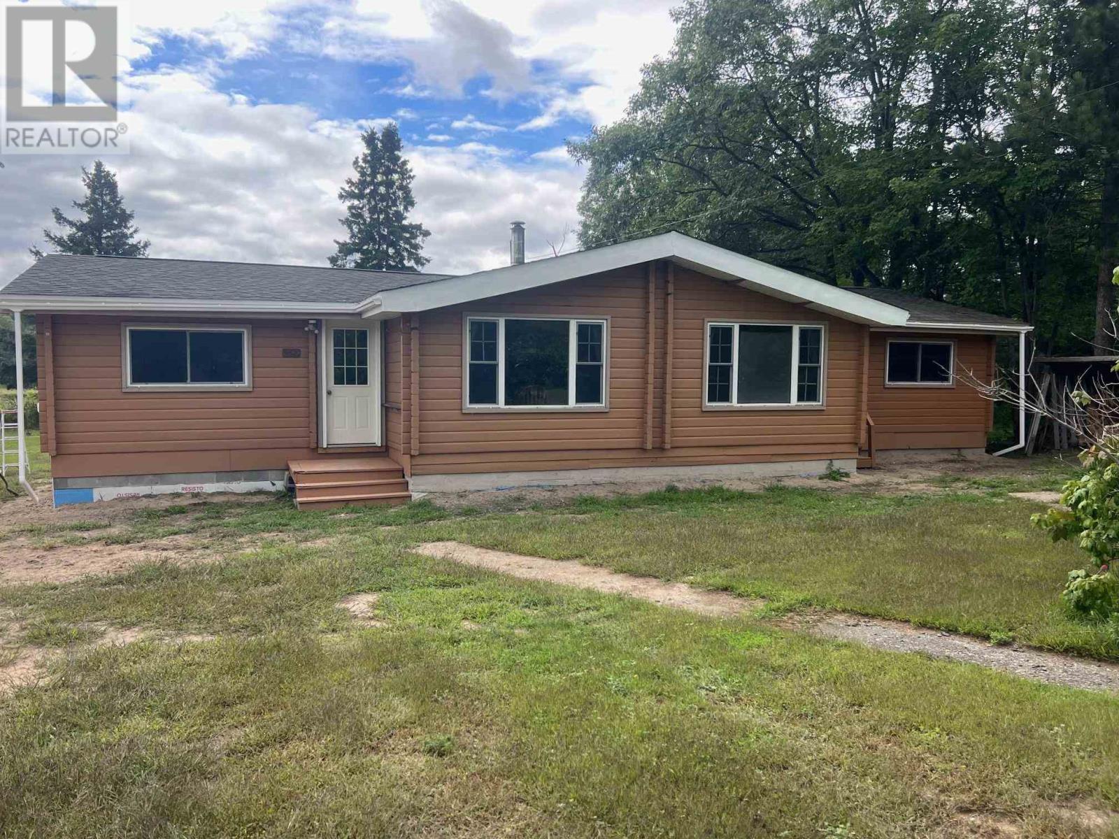 4576 Highway 17, Spragge, Ontario  P0R 1K0 - Photo 1 - SM252385