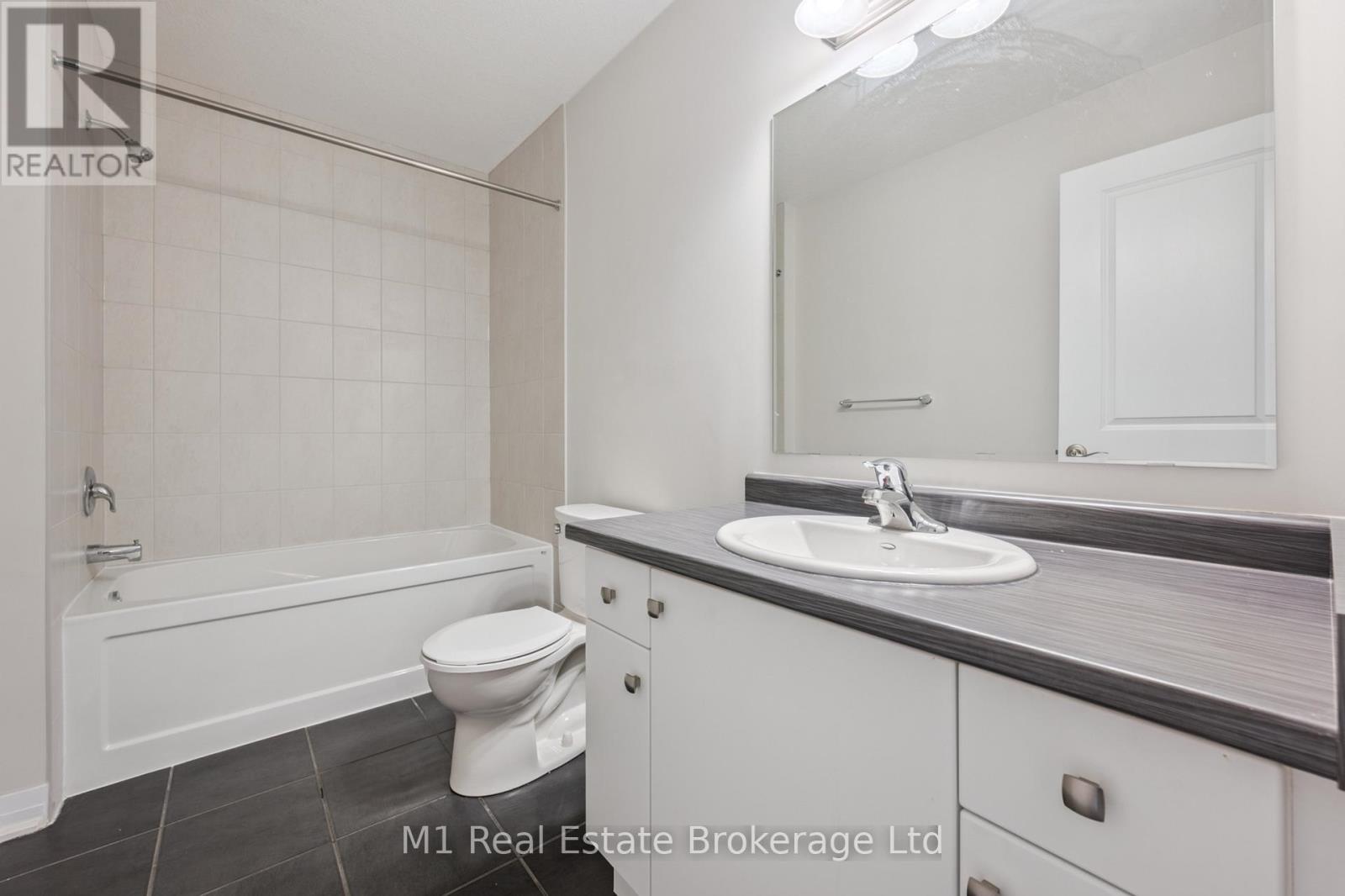 13 Meadowridge Street, Kitchener, Ontario  N2P 0H2 - Photo 38 - X12367777