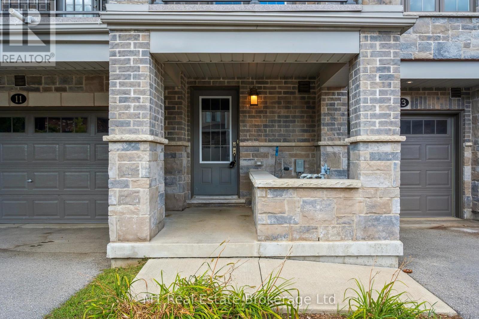 13 Meadowridge Street, Kitchener, Ontario  N2P 0H2 - Photo 4 - X12367777
