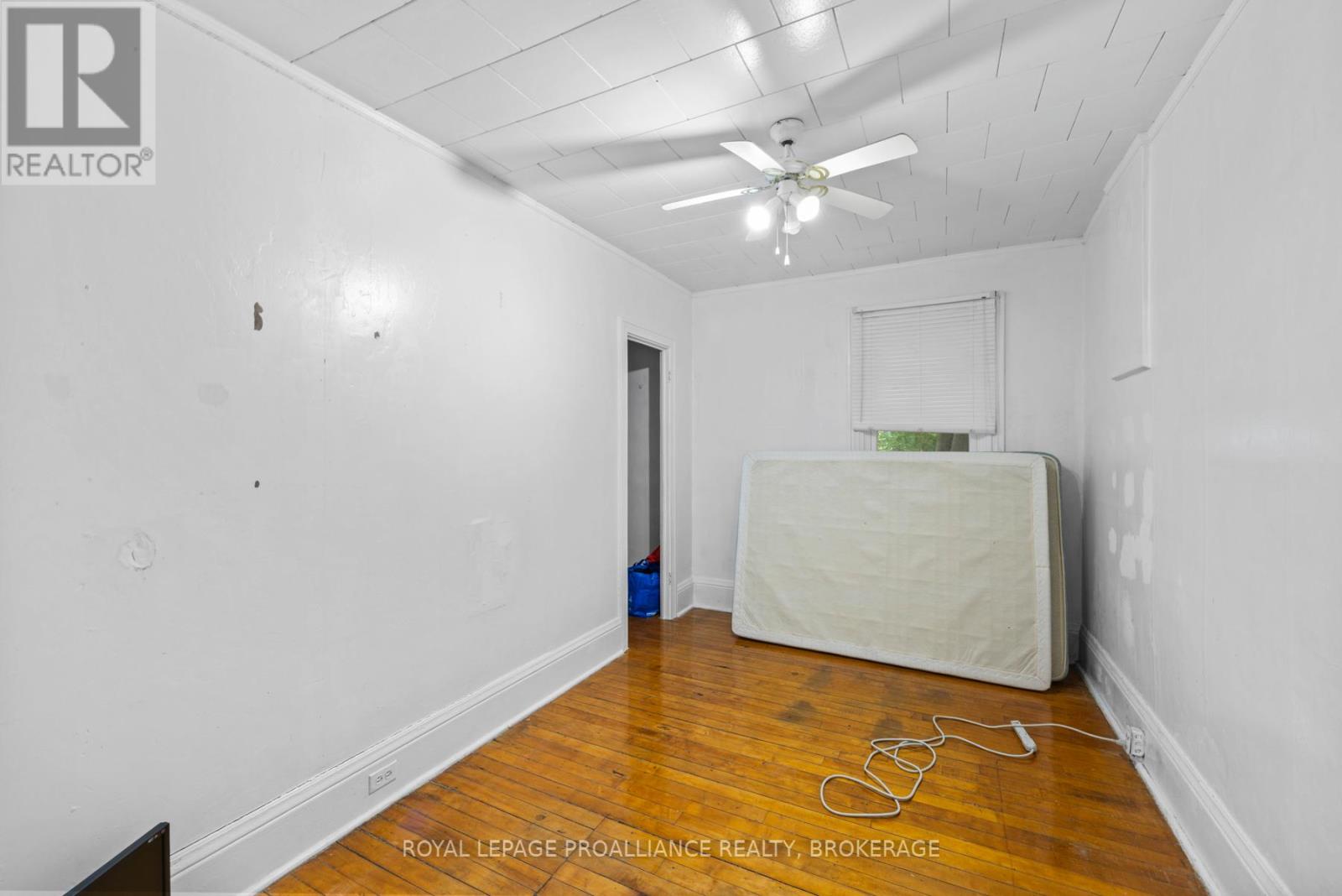 120 Bagot Street, Kingston, Ontario  K7L 3E5 - Photo 10 - X12367810