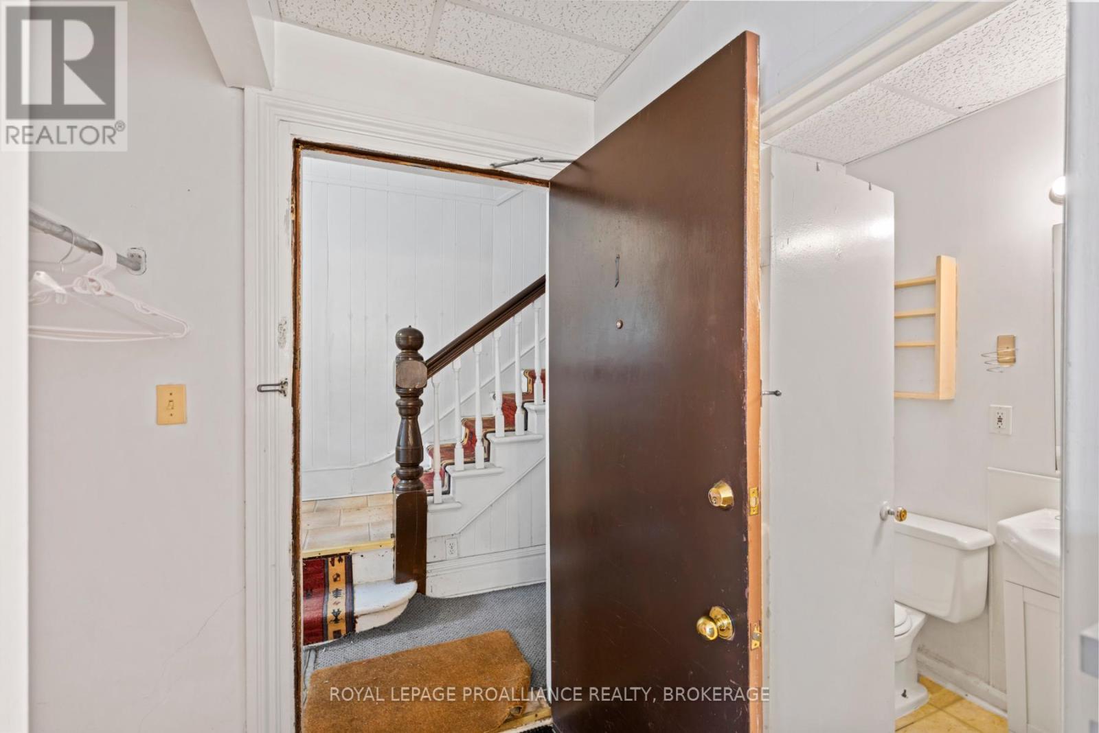 120 Bagot Street, Kingston, Ontario  K7L 3E5 - Photo 15 - X12367810