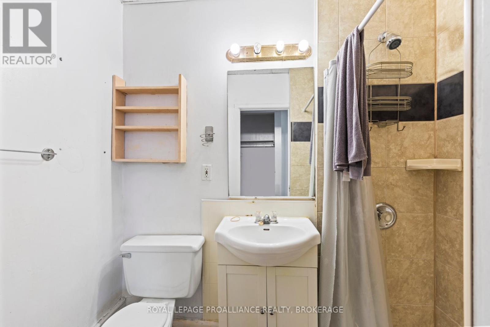 120 Bagot Street, Kingston, Ontario  K7L 3E5 - Photo 16 - X12367810