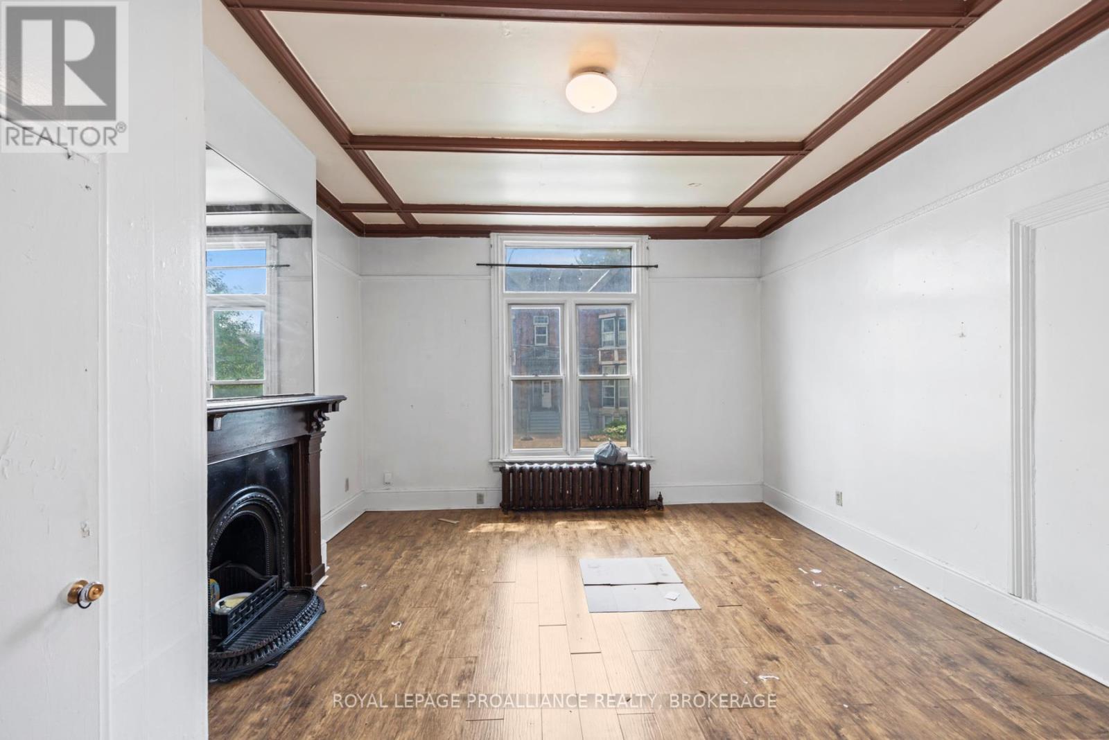 120 Bagot Street, Kingston, Ontario  K7L 3E5 - Photo 17 - X12367810