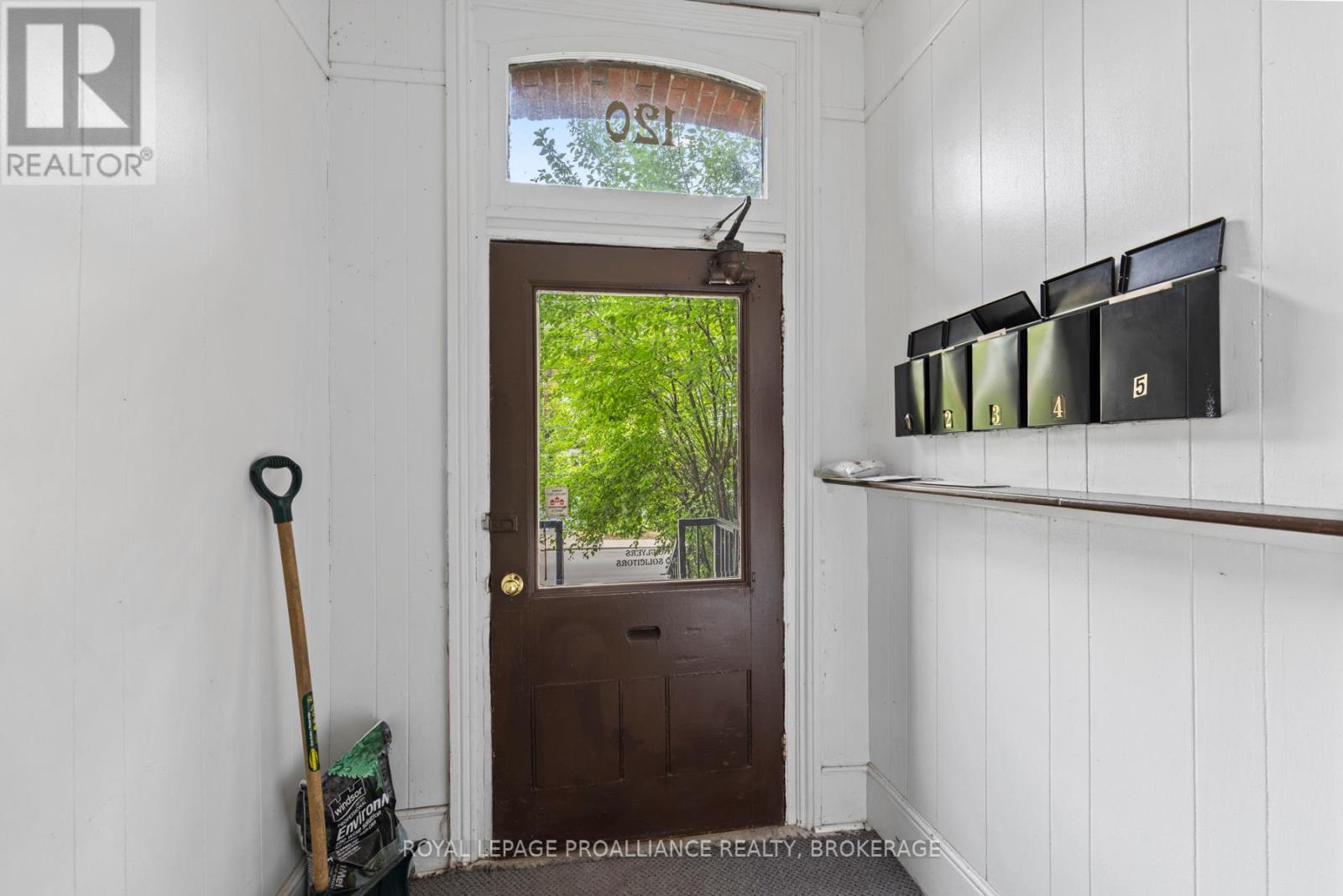 120 Bagot Street, Kingston, Ontario  K7L 3E5 - Photo 4 - X12367810
