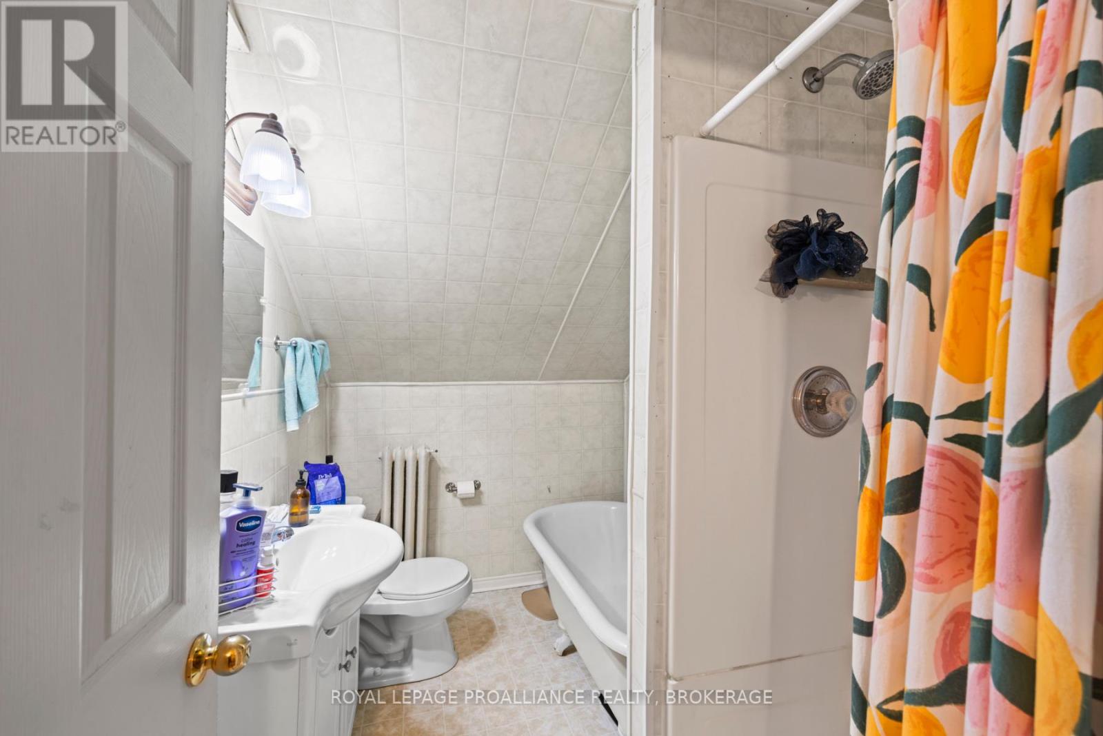 120 Bagot Street, Kingston, Ontario  K7L 3E5 - Photo 47 - X12367810