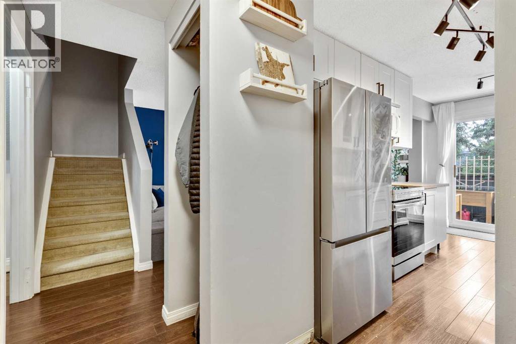 Property at 16, 5315 53 Avenue NW image 2