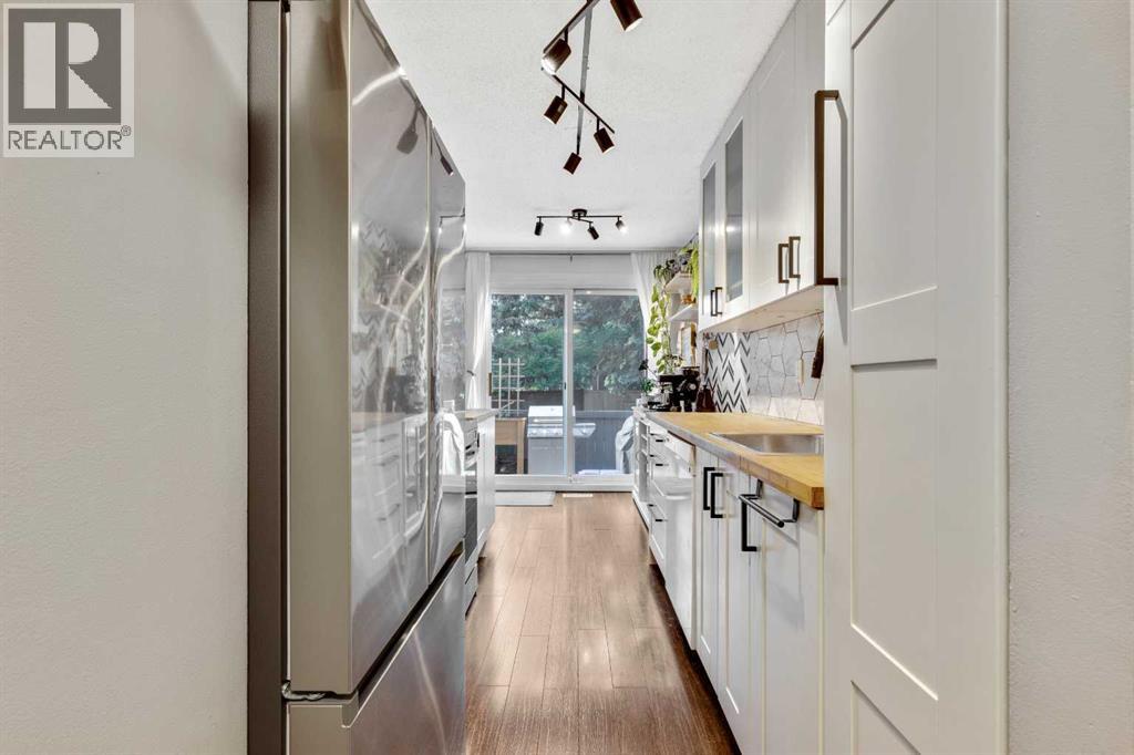 Property at 16, 5315 53 Avenue NW image 3