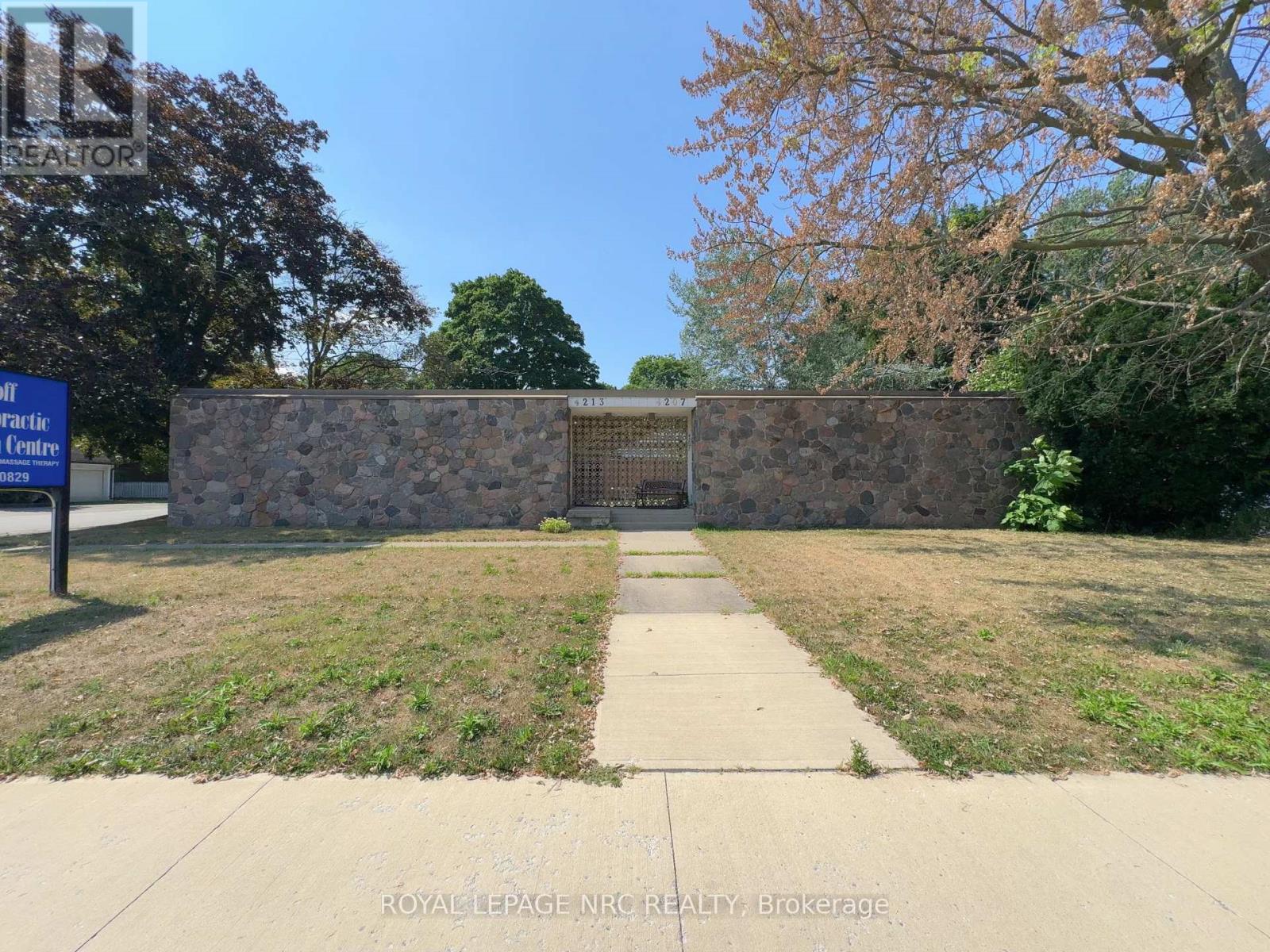 4207/4213 Drummond Road, Niagara Falls, Ontario  L2E 6C2 - Photo 1 - X12367489