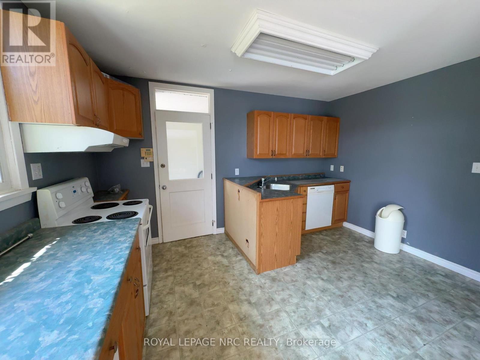 4207/4213 Drummond Road, Niagara Falls, Ontario  L2E 6C2 - Photo 3 - X12367489