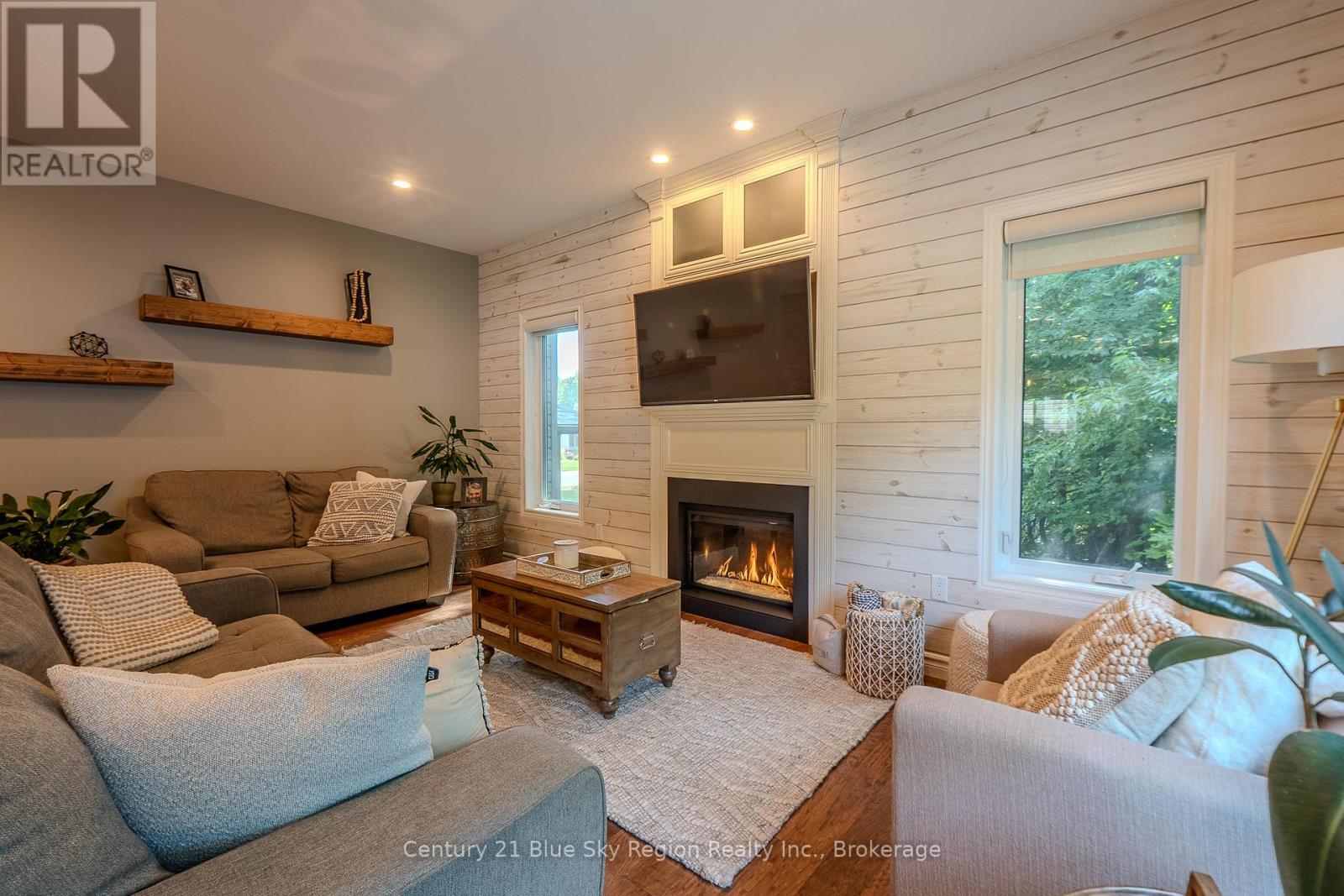 420 Pearce Street, North Bay (Airport), Ontario  P1C 1M8 - Photo 15 - X12367859