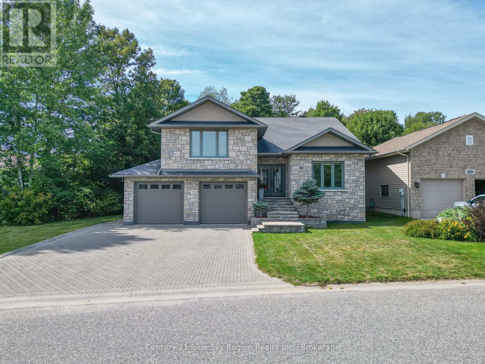 420 Pearce Street, North Bay (Airport), Ontario  P1C 1M8 - Photo 2 - X12367859