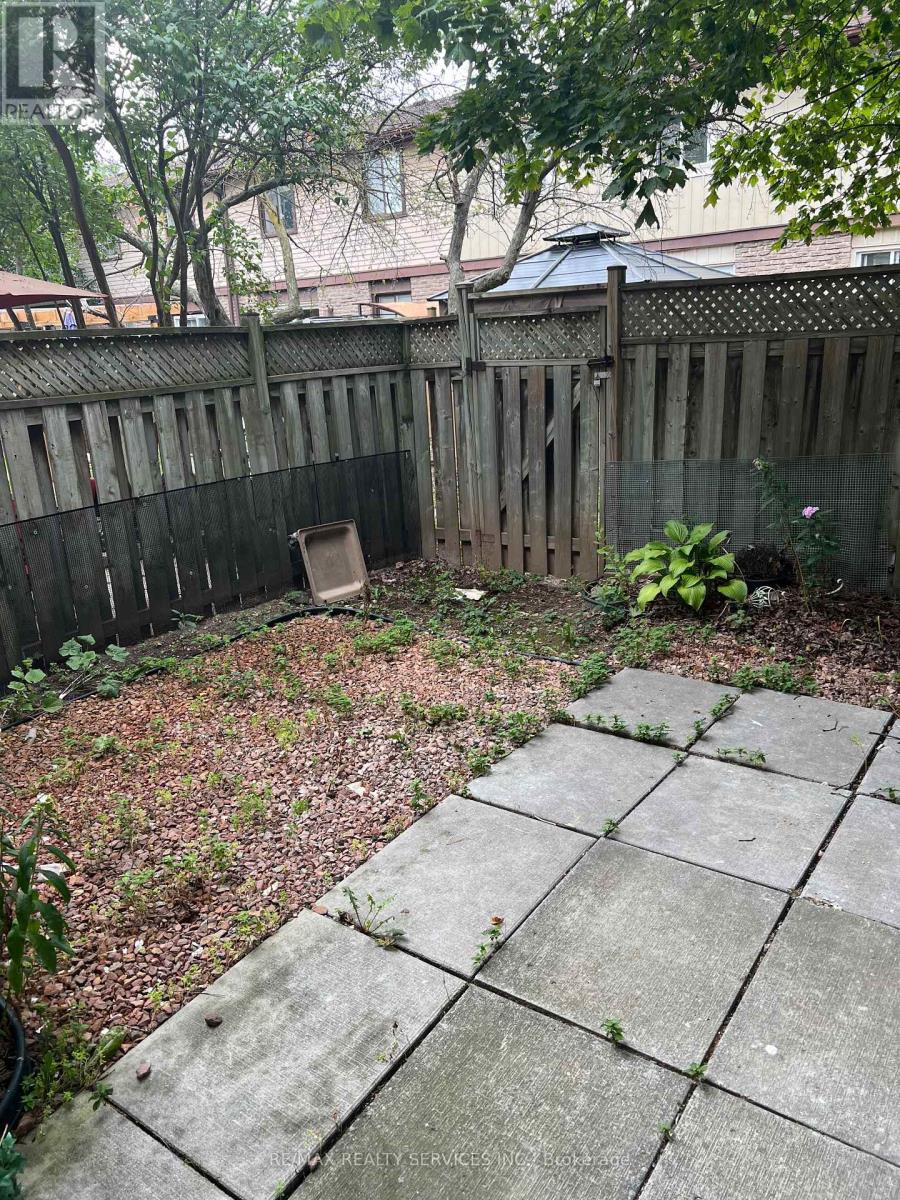 49 - 93 Hansen Road N, Brampton, Ontario  L6V 3C8 - Photo 21 - W12367812