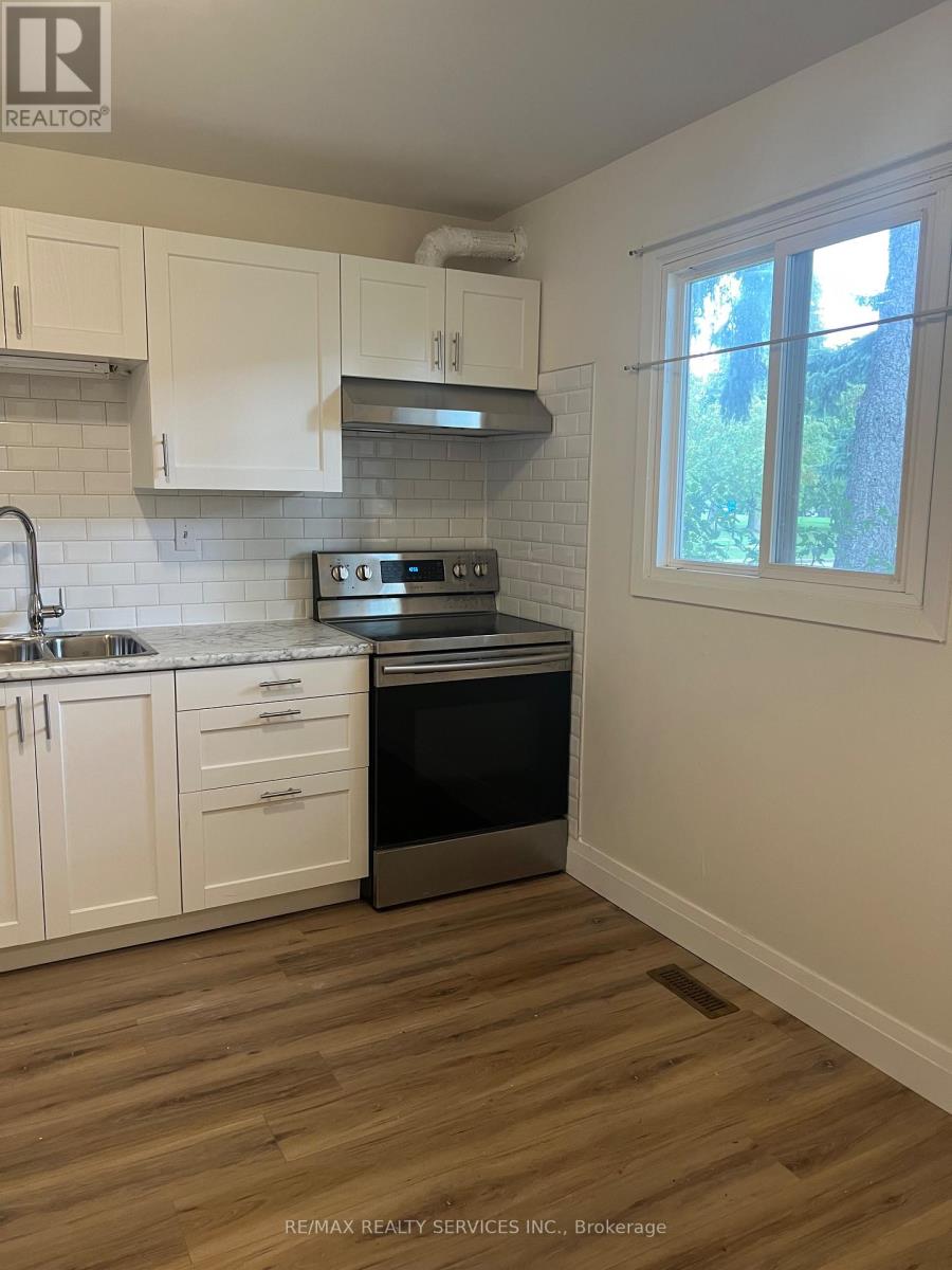 49 - 93 Hansen Road N, Brampton, Ontario  L6V 3C8 - Photo 3 - W12367812