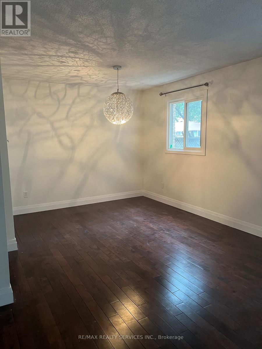 49 - 93 Hansen Road N, Brampton, Ontario  L6V 3C8 - Photo 5 - W12367812