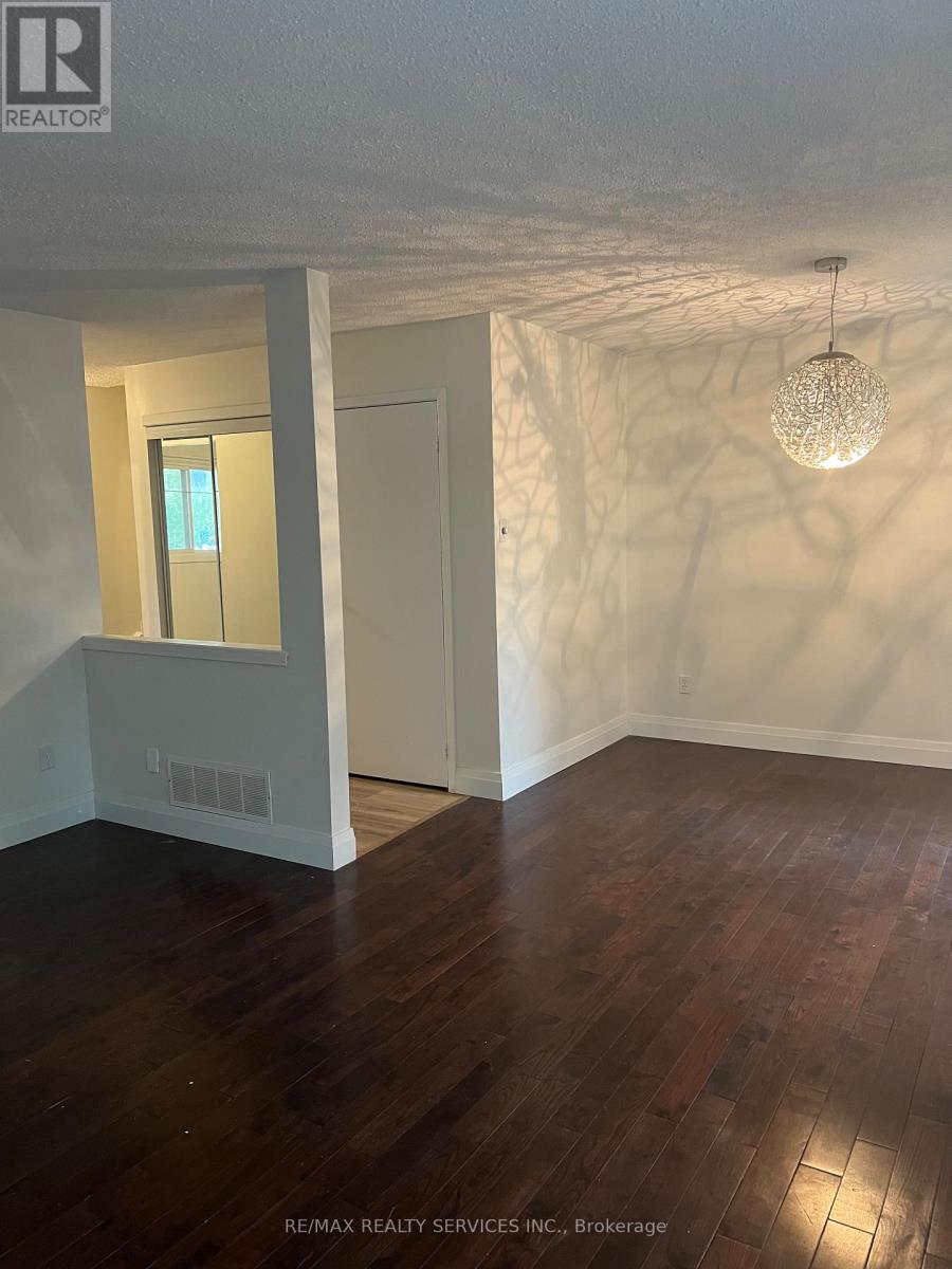 49 - 93 Hansen Road N, Brampton, Ontario  L6V 3C8 - Photo 8 - W12367812