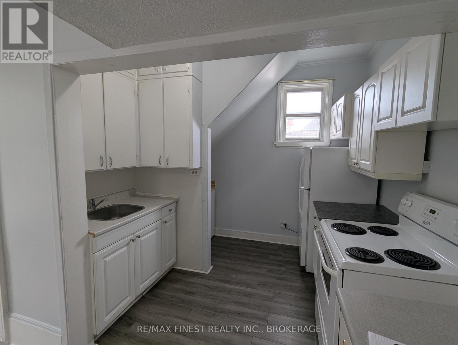 West - 11 Bridge Street, Greater Napanee, Ontario  K7R 2C2 - Photo 11 - X12367842