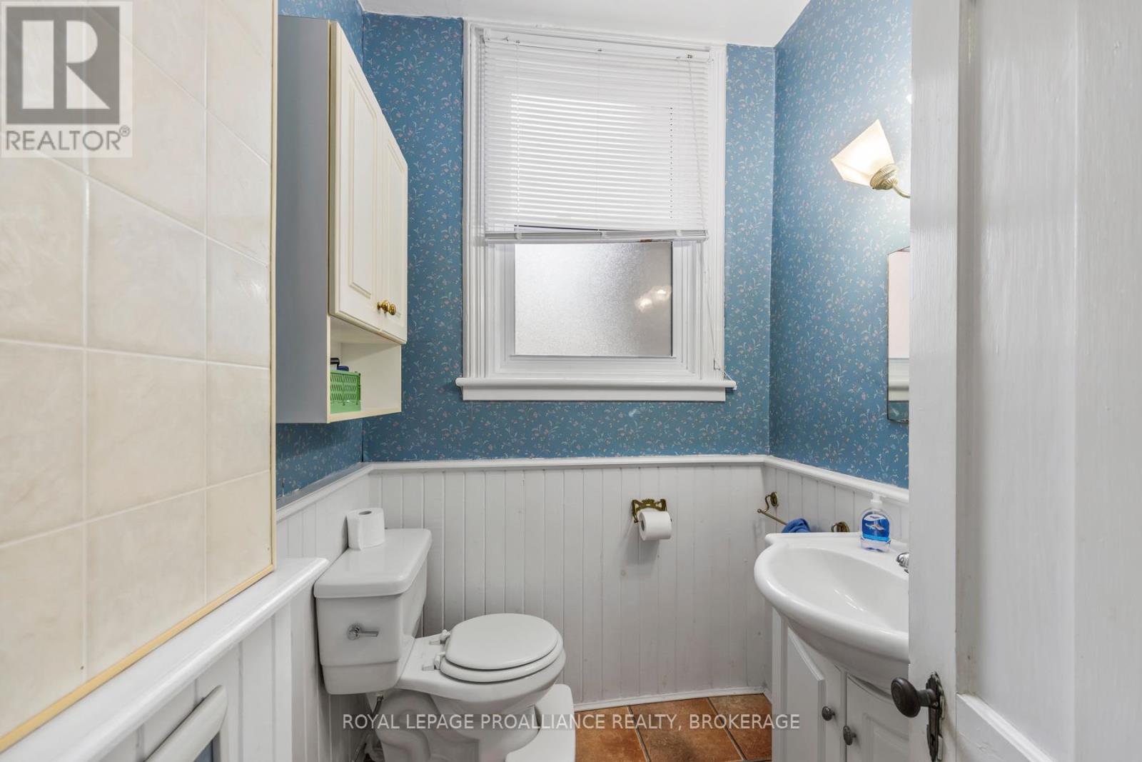 99 Bagot Street, Kingston, Ontario  K7L 3E6 - Photo 16 - X12367873