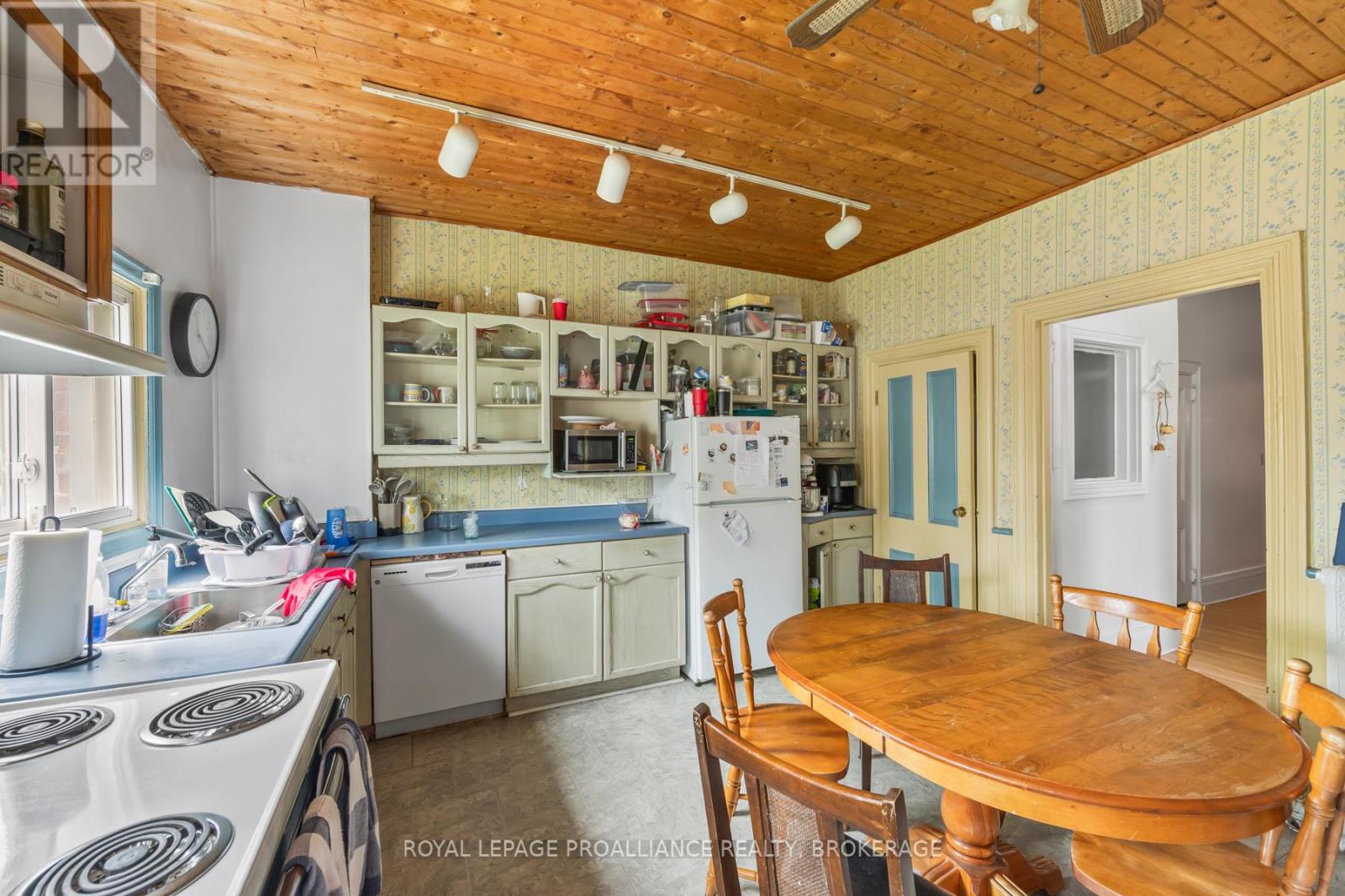 99 Bagot Street, Kingston, Ontario  K7L 3E6 - Photo 18 - X12367873