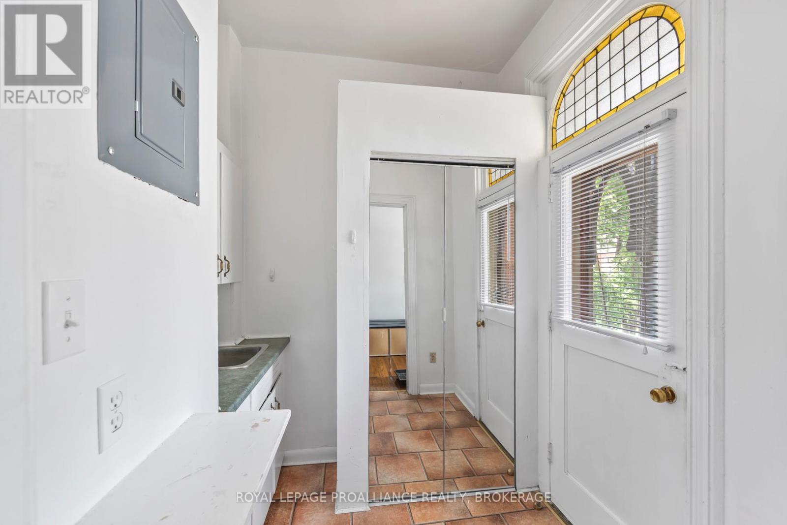 99 Bagot Street, Kingston, Ontario  K7L 3E6 - Photo 41 - X12367873