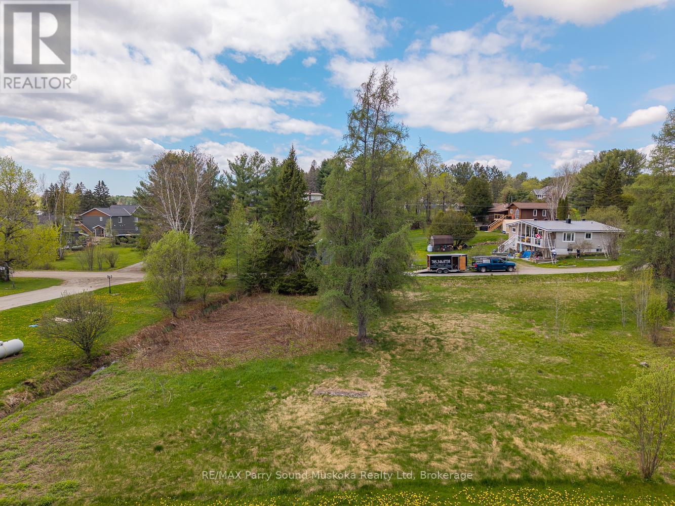 63 Pineridge Drive, Mcdougall, Ontario  P2A 2W9 - Photo 14 - X12367827