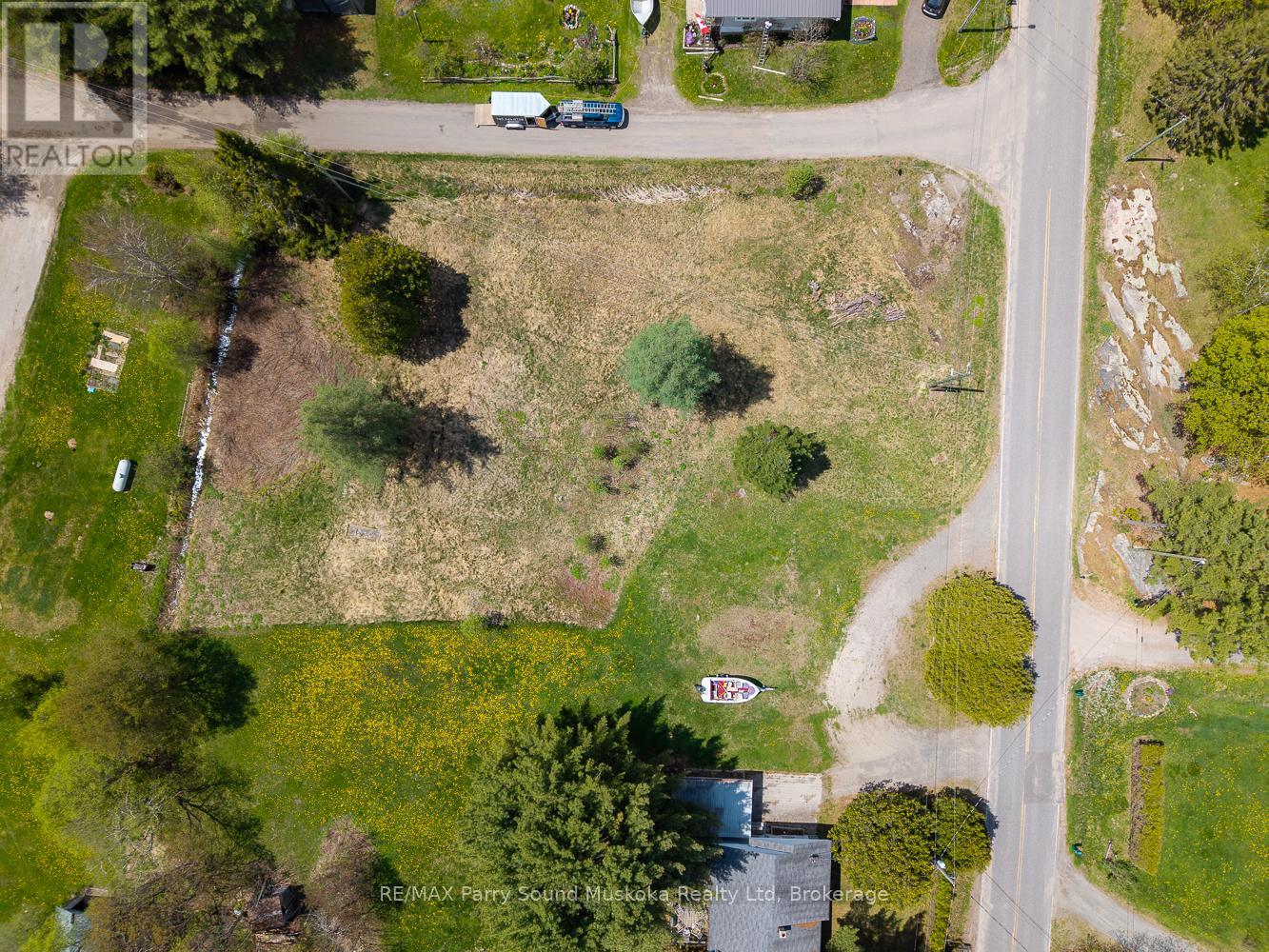 63 Pineridge Drive, Mcdougall, Ontario  P2A 2W9 - Photo 6 - X12367827